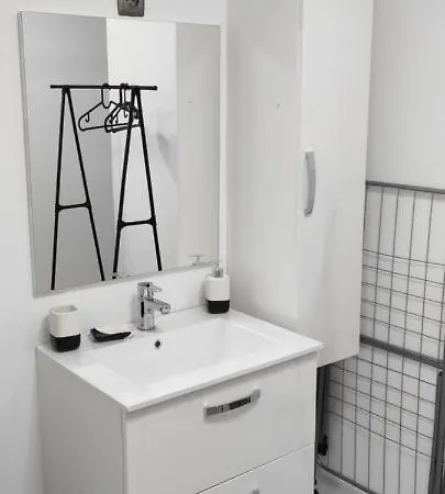 Maison Independante Pres De Valenciennes Climatise ,wifi , Parking Prive *